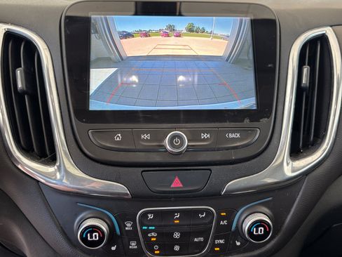 Used 2018 Chevrolet Equinox LT w/ Sun & Infotainment Package AWD/4WD image 15