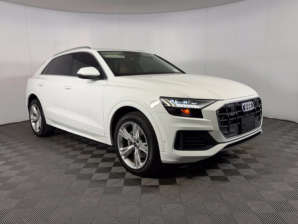 Used 2023 Audi Q8 Premium w/ Convenience Package AWD/4WD image 5