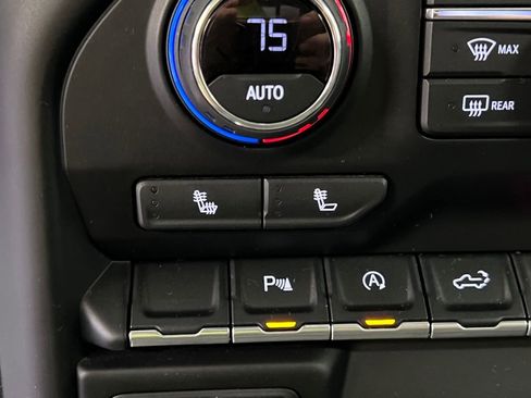 Used 2021 Chevrolet Silverado 1500 LT Trail Boss image 32