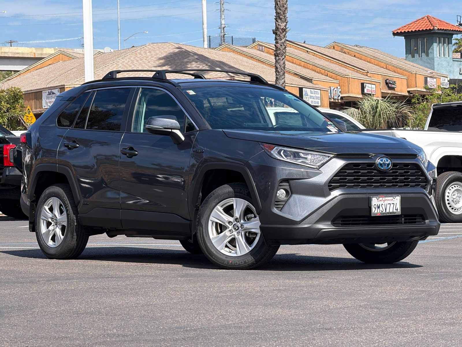 Used 2021 Toyota RAV4 XLE w/ Carpet Mat Package (TMS) AWD/4WD image 8