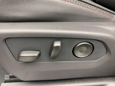 New 2026 Chevrolet Suburban RST image 14