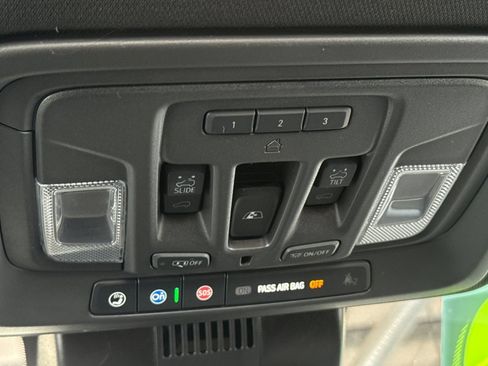 Used 2024 GMC Sierra 2500 AT4 w/ Technology Package AWD/4WD image 22