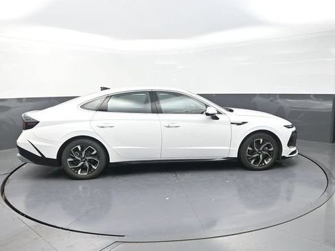 Used 2025 Hyundai Sonata SEL FWD image 9