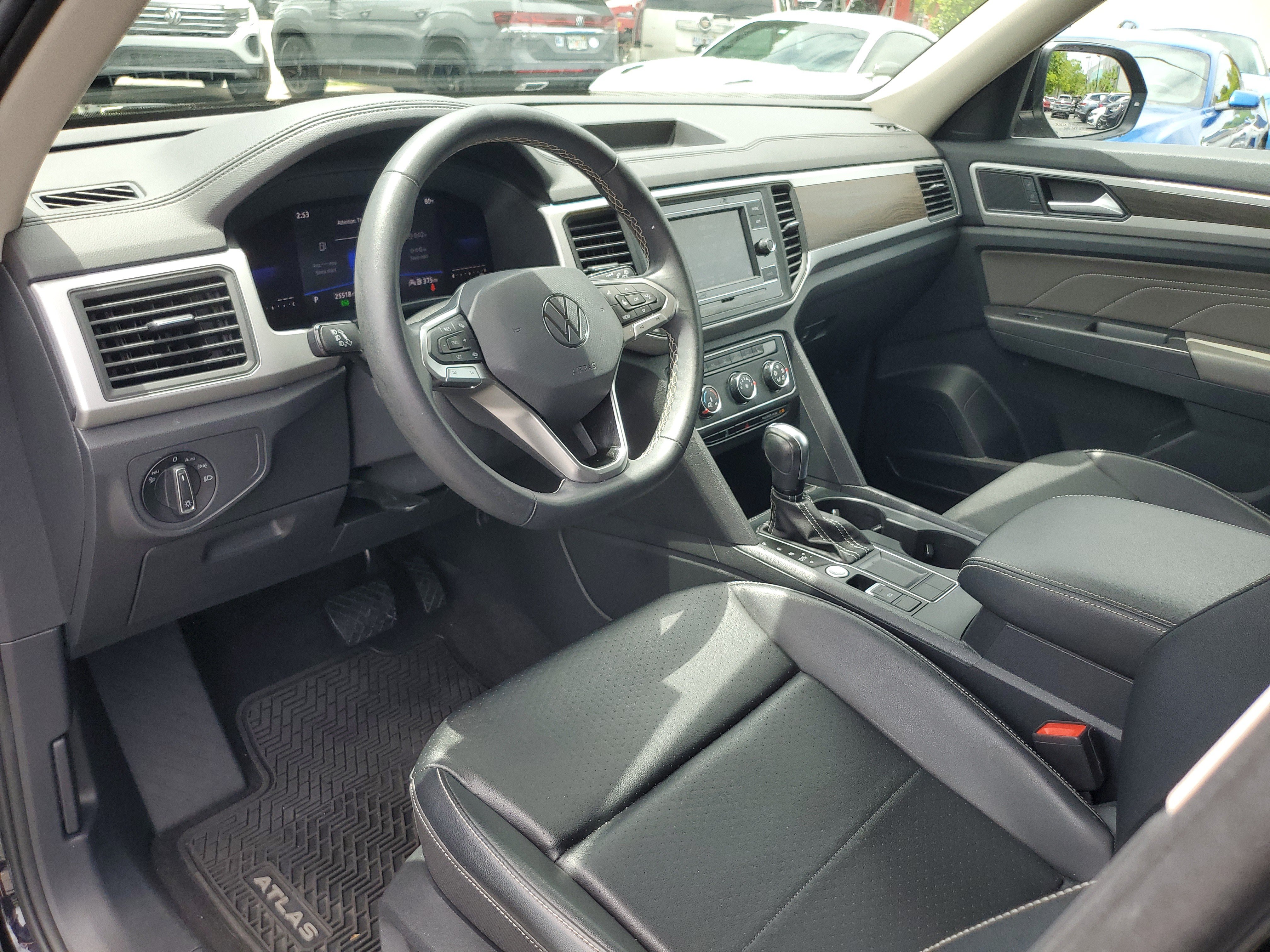 Certified 2022 Volkswagen Atlas SE FWD image 21