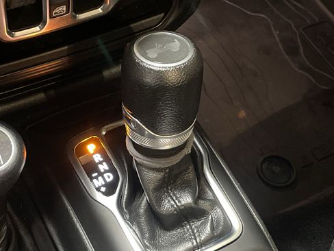 Used 2022 Jeep Wrangler Unlimited Sport AWD/4WD image 26