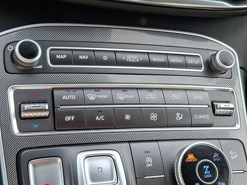 Used 2023 Hyundai Santa Fe SEL AWD/4WD image 17