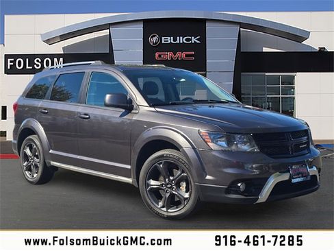 Used 2020 Dodge Journey Crossroad image 1