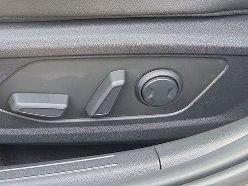 New 2026 Hyundai Elantra Limited image 39