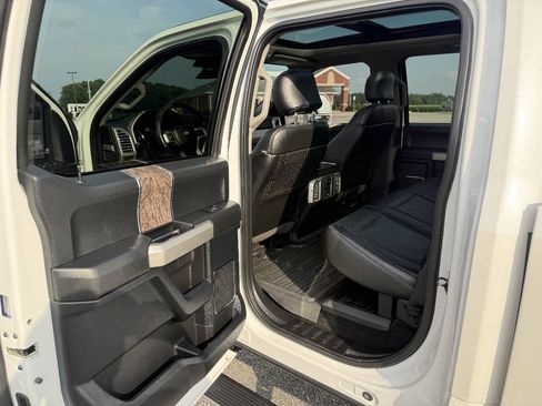 Used 2017 Ford F450 Lariat w/ Lariat Ultimate Package AWD/4WD image 15