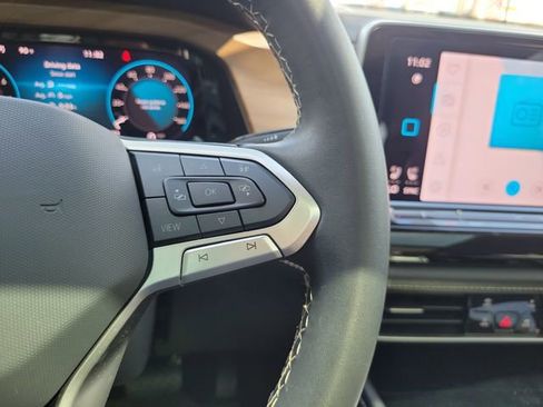 Used 2024 Volkswagen Atlas SE w/ Panoramic Sunroof Package FWD image 23