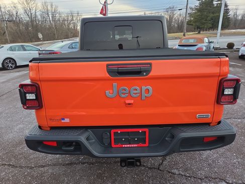 Used 2020 Jeep Gladiator Overland image 4