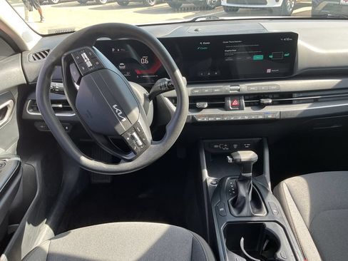 Used 2025 Kia K4 FWD image 13