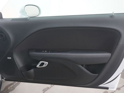 Used 2023 Dodge Challenger SXT w/ Blacktop Package image 9