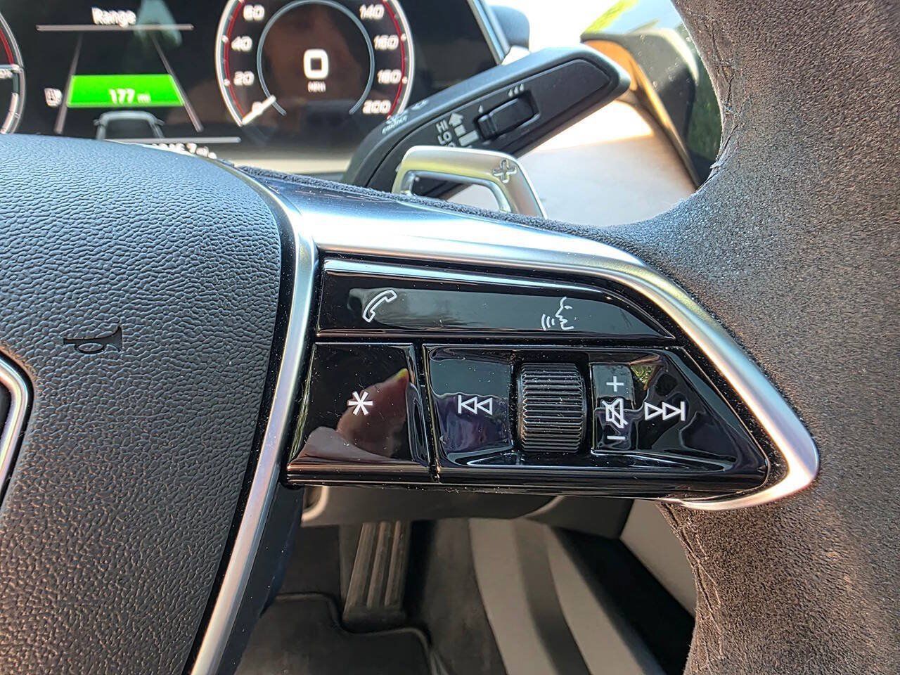 Used 2022 Audi e-tron GT Premium Plus AWD/4WD image 22