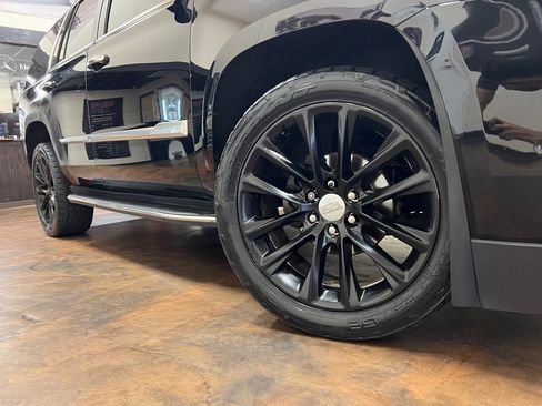 Used 2018 Cadillac Escalade Luxury RWD image 43