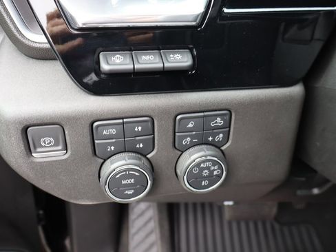 Used 2024 Chevrolet Silverado 2500 LTZ w/ LTZ Convenience Package AWD/4WD image 12