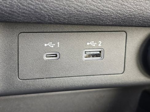 Used 2023 Nissan Rogue SL w/ SL Premium Package image 9