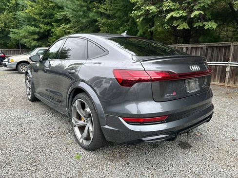 Used 2022 Audi e-tron S Prestige AWD/4WD image 8