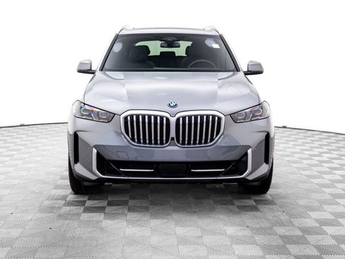 New 2026 BMW X5 xDrive50e image 9