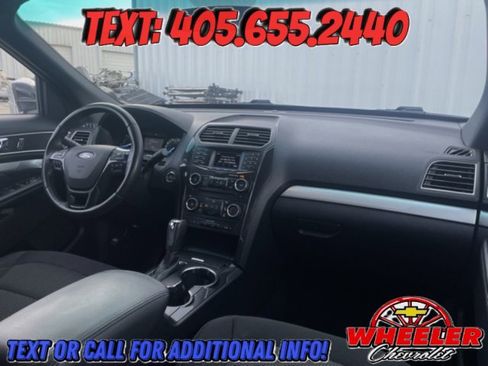 Used 2017 Ford Explorer XLT image 15
