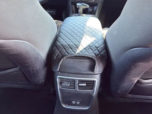 Used 2019 Dodge Charger SXT RWD image 27