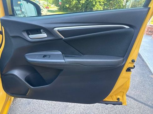 Used 2018 Honda Fit LX image 15