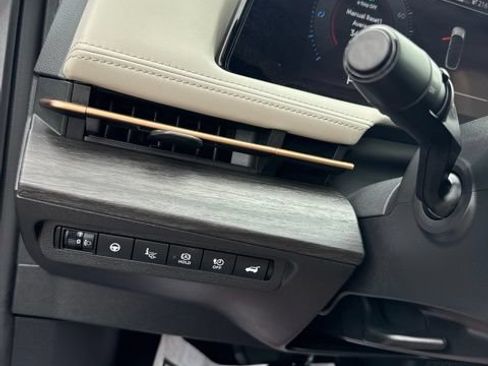 Certified 2023 Nissan Ariya FWD image 37