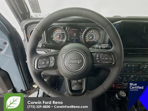 Used 2026 Jeep Wrangler Unlimited Rubicon AWD/4WD image 15