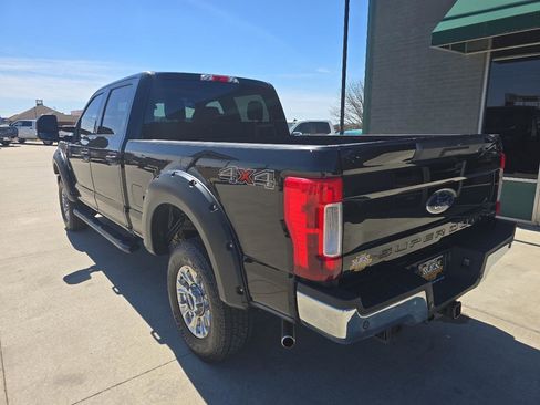 Used 2017 Ford F250 XLT w/ XLT Value Package image 3