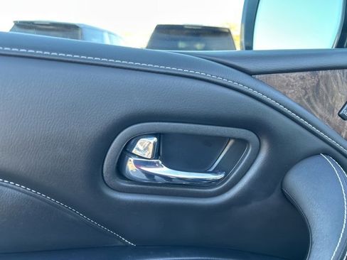 Used 2024 INFINITI QX80 Premium Select w/ Cargo Package image 12