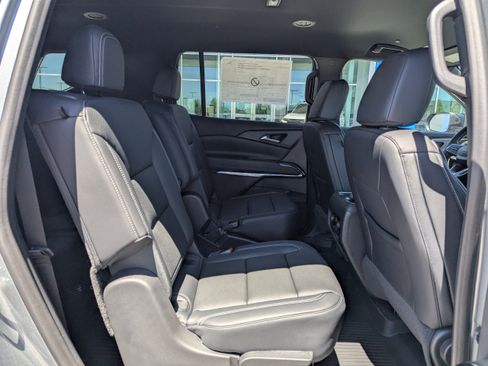 New 2026 Chevrolet Traverse LT w/ Midnight/Sport Edition AWD/4WD image 40