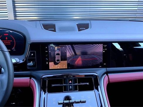 Used 2025 Porsche Panamera 4 image 23