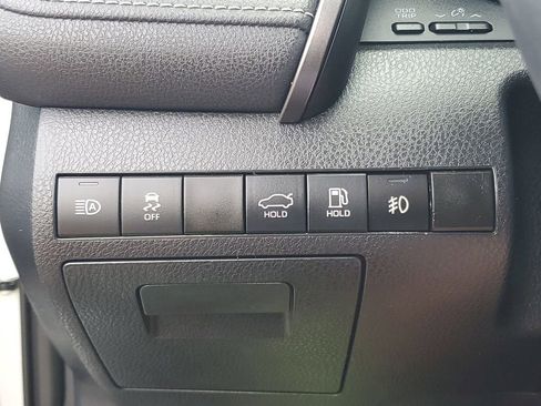 Used 2020 Toyota Camry SE image 20