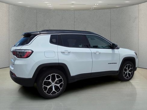 Used 2024 Jeep Compass Limited AWD/4WD image 3