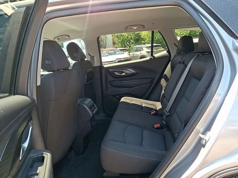 Certified 2023 GMC Terrain SLE w/ Driver Convenience Package AWD/4WD image 9