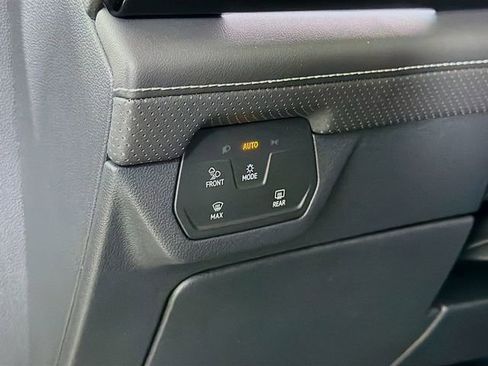 New 2026 Volkswagen Atlas Cross Sport SEL Premium R-Line AWD/4WD image 10