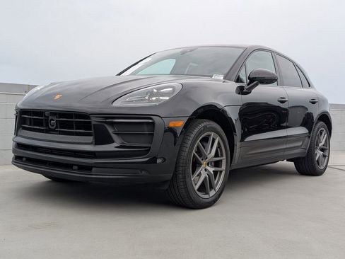 Used 2024 Porsche Macan image 1