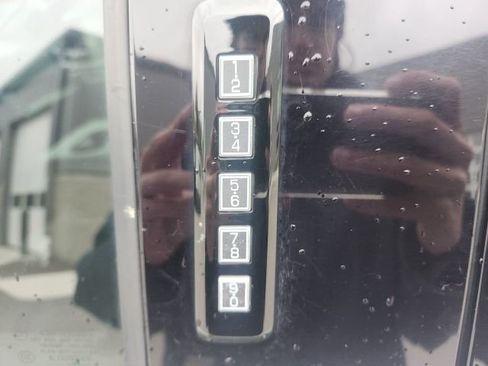 Used 2018 Ford F150 XLT w/ Equipment Group 302A Luxury image 17