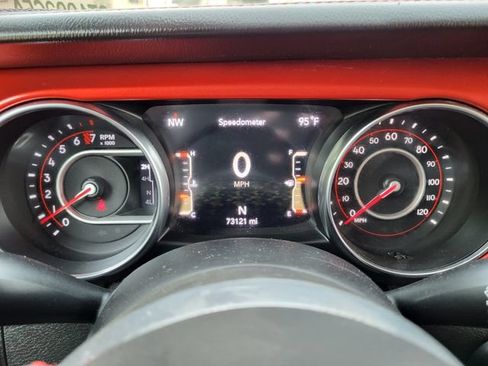 Used 2019 Jeep Wrangler Unlimited Rubicon w/ Dual Top Group AWD/4WD image 14