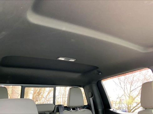 Used 2022 Chevrolet Silverado 1500 ZR2 w/ Technology Package image 14