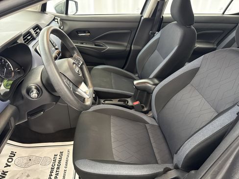 Used 2023 Nissan Versa SV image 7