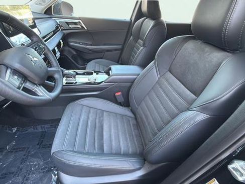 New 2026 Mitsubishi Outlander SE image 14