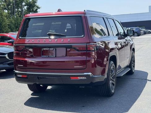 Used 2022 Jeep Wagoneer Series III w/ Flexible Seating Group AWD/4WD image 3