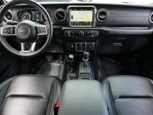Used 2022 Jeep Gladiator Overland w/ Popular Equipment Package AWD/4WD image 18