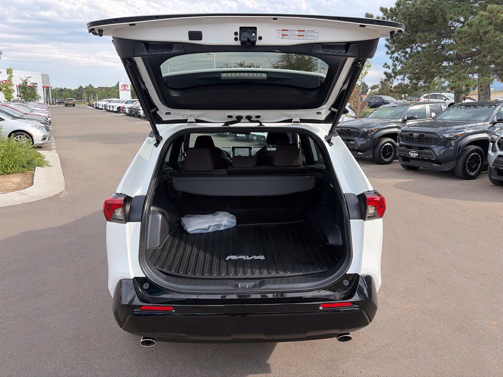 Used 2025 Toyota RAV4 SE AWD/4WD image 16