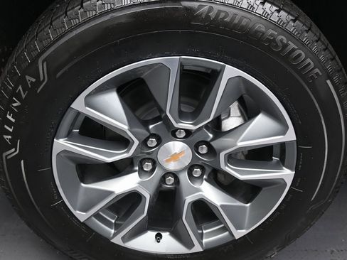 Used 2025 Chevrolet Silverado 1500 LT image 40