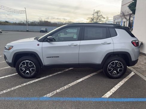New 2026 Jeep Compass Trailhawk image 5