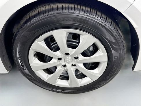 Certified 2025 Toyota Corolla LE FWD image 30