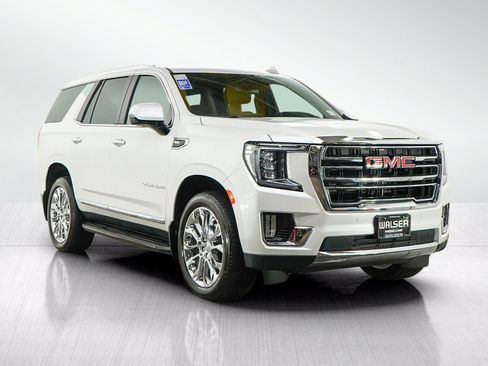 Used 2024 GMC Yukon SLT w/ SLT Luxury Package AWD/4WD image 7
