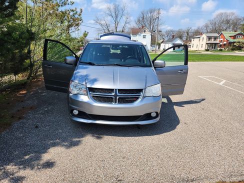 Used 2015 Dodge Grand Caravan SXT FWD image 20